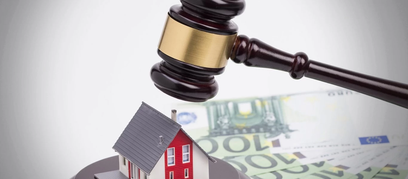 Πλειστηριασμοί: Πότε θα ξαναχτυπήσει το σφυρί για τους οφειλέτες